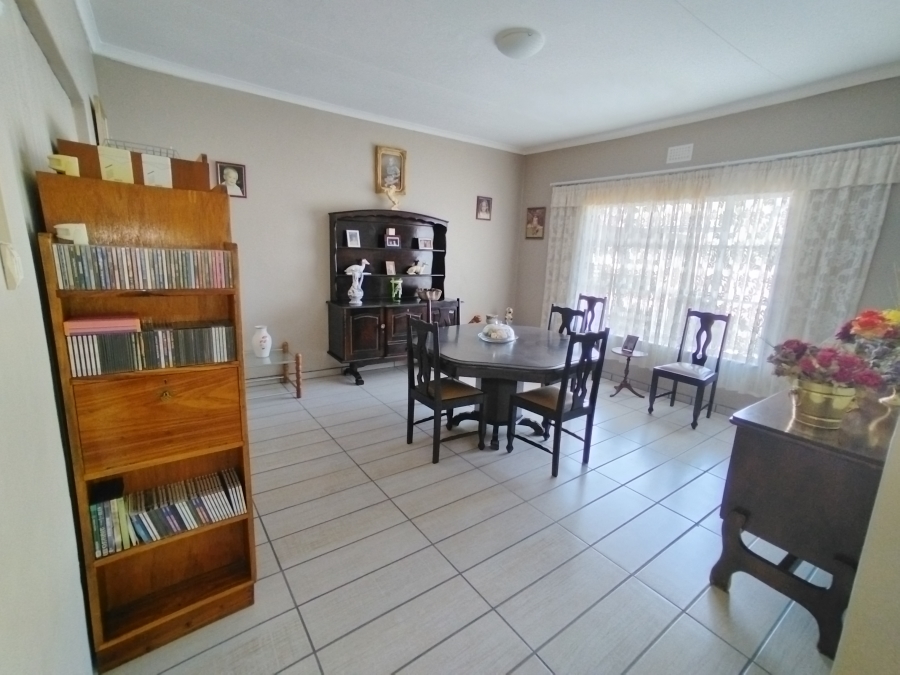 4 Bedroom Property for Sale in Jan Kempdorp Northern Cape